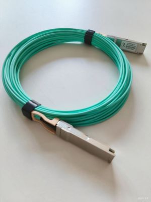 Производитель кабельных сборок предлагает высокоскоростные сборки QSFP-40G с индивидуальным дизайном кабеля для центров обработки данных, обеспечивая целостность сигнала с низкими потерями и экранирование от электромагнитных помех.